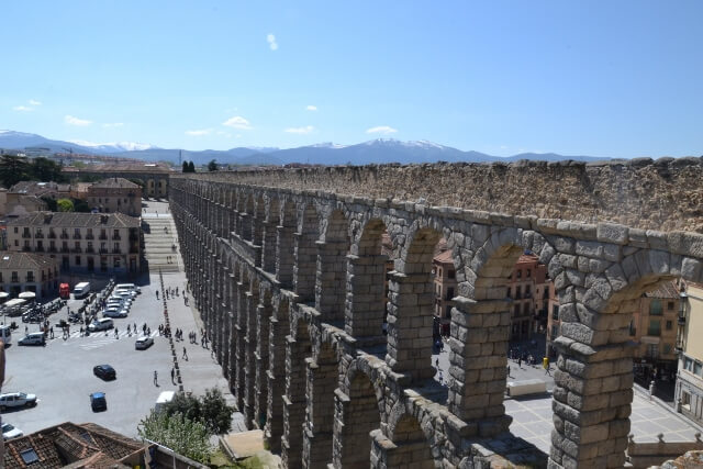 Stunning view of Segovia's Aqueduct