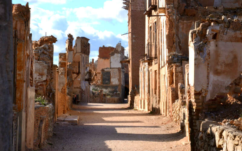 Belchite tours take you right up the main street of the old town