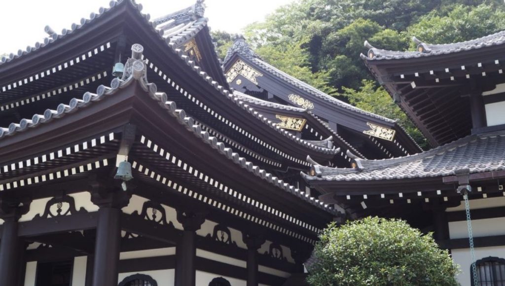 The roof of the Hasedera Temple