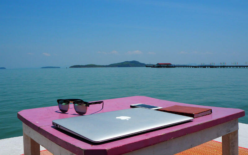 travel with laptop