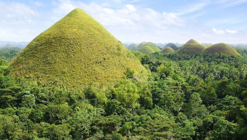 Chocolate hills philippines visiting places