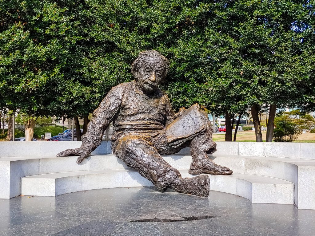 albert einstein statue dc