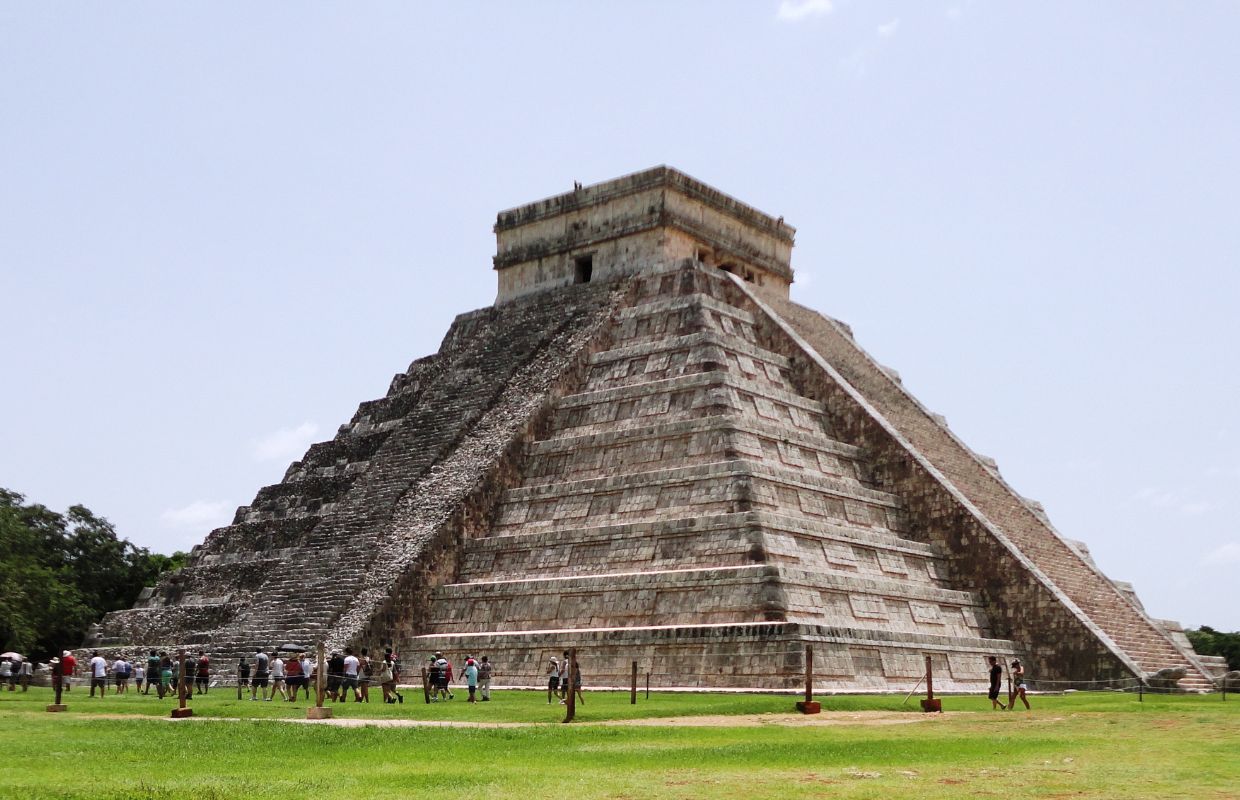 El Castillo, one of the largest Mayan pyramids you can visit