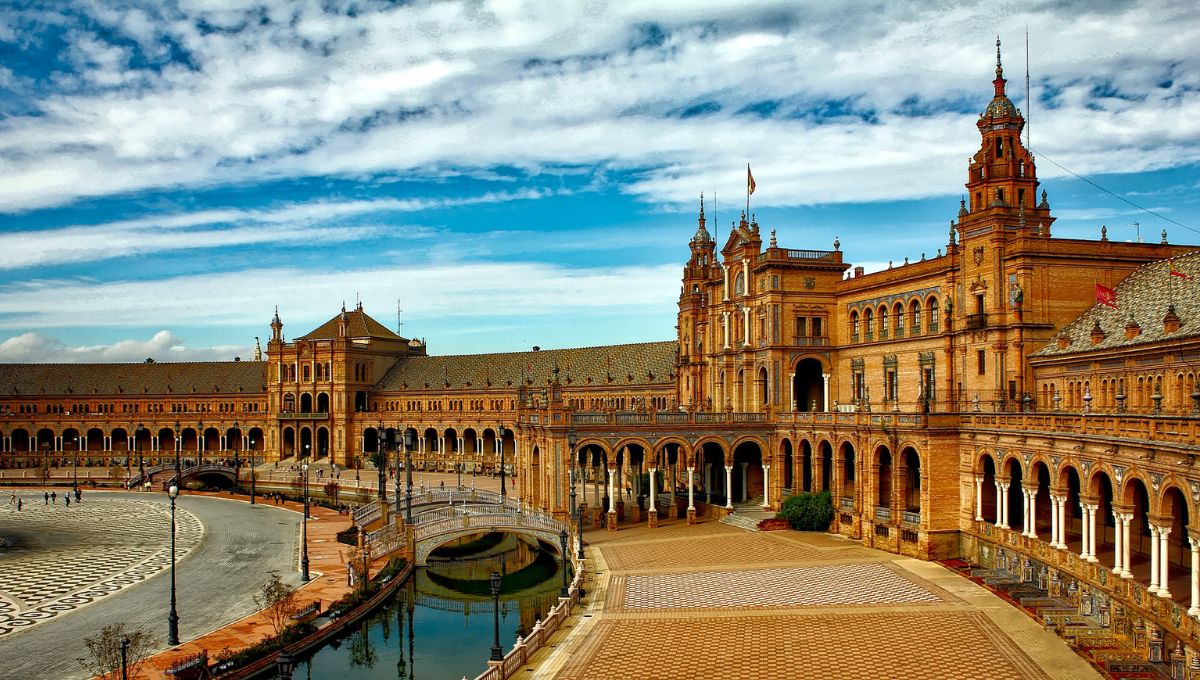 A view of the free to visit Plaza de España in Seville, Spain